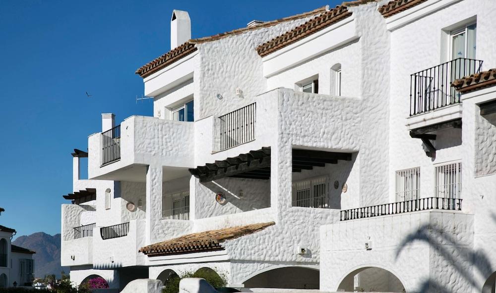 Ona Club Bena Vista Aparthotel Estepona Exterior photo