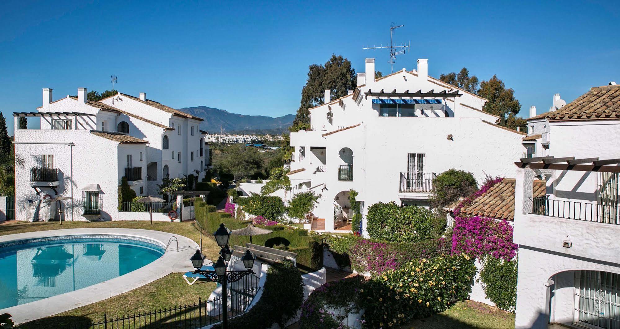 Ona Club Bena Vista Aparthotel Estepona Exterior photo