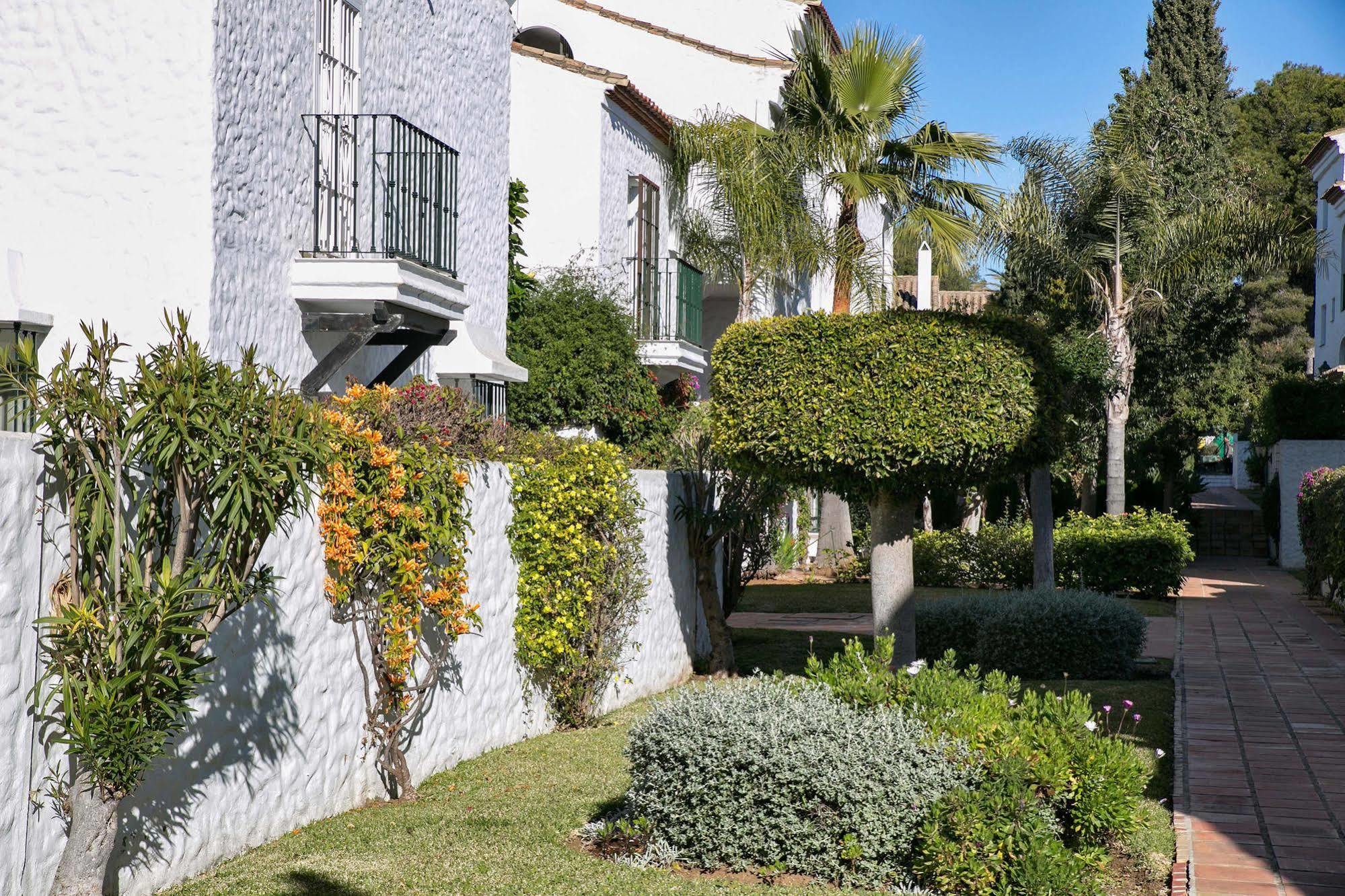 Ona Club Bena Vista Aparthotel Estepona Exterior photo